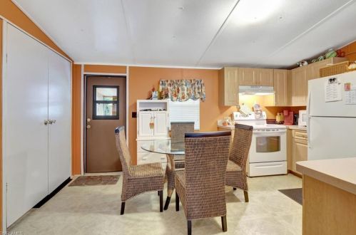 121 Islamorada Ln, Naples FL 34114-8443 exterior