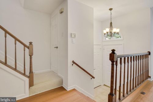 10504 Pine Haven Ter, Rockville MD  20852-3435 exterior