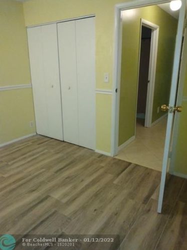 6 Misty Laurel Cir, Boynton Beach FL 33436-8939 exterior