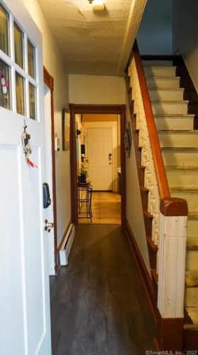 4 Smith St, New Britain CT 06053-3621 exterior