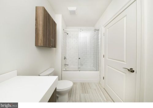 224-26 Arch St, Philadelphia PA 19106-4400 exterior