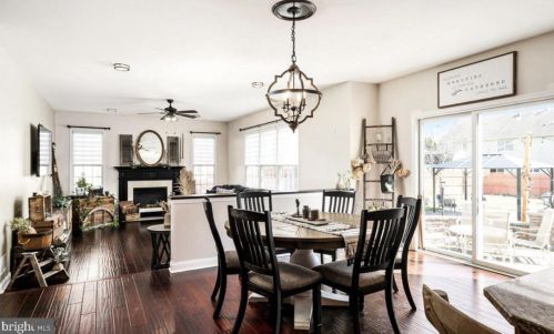 17 Fieldcrest Dr, Columbus NJ  08022-1959 exterior