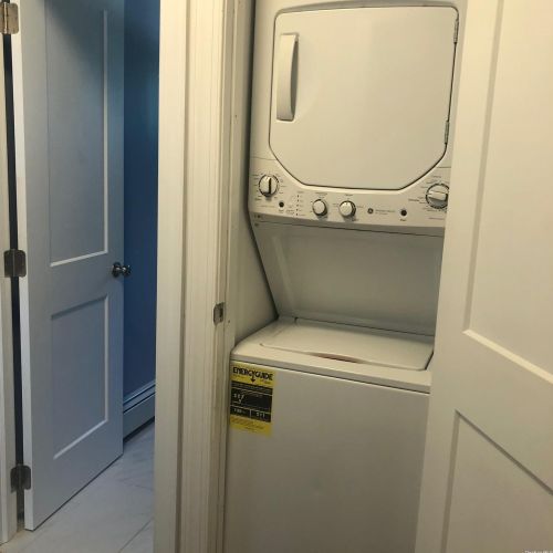 27 Marilyn Ct, Babylon NY  11704-7914 exterior