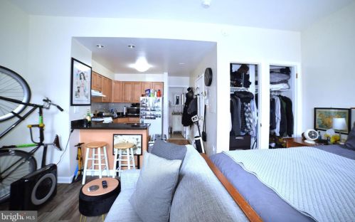 1410 6 St, Philadelphia PA 19147-5841 exterior