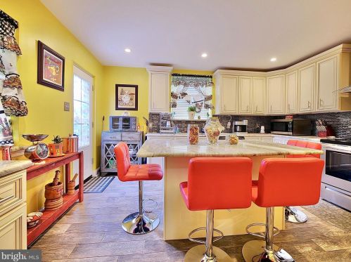 30 6 St, Chester PA 19013-3706 exterior