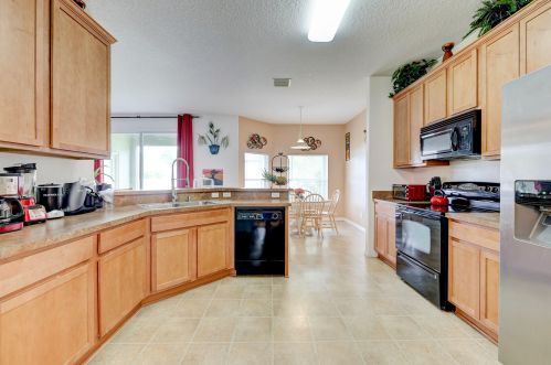 1672 Realty St, Fort Pierce FL 34987-2227 exterior