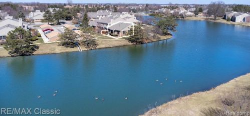 22158 Edgewater, Novi MI  48375-5014 exterior