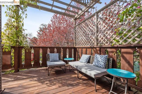 2122 Sacramento St, Berkeley CA 94702-1905 exterior