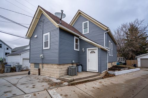 2617 Pine Ave, Milwaukee WI  53207-2137 exterior