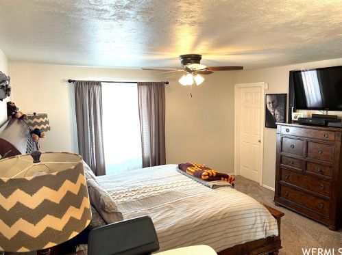 195 Shelly Louise Dr, Sandy UT 84070-4212 exterior