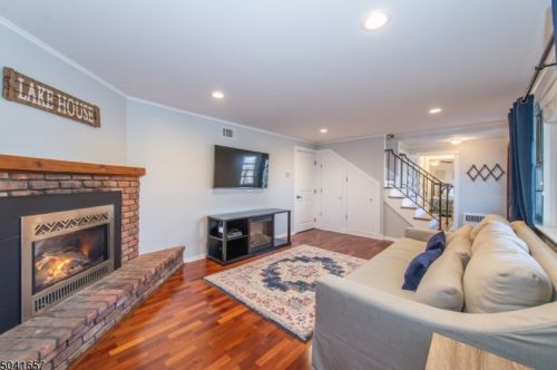 365 Shr Trl, Sparta NJ 07871-1714 exterior