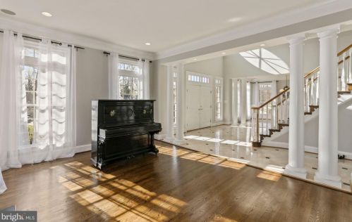 5802 Bent Twig Rd, Mc Lean VA 22101-1806 exterior