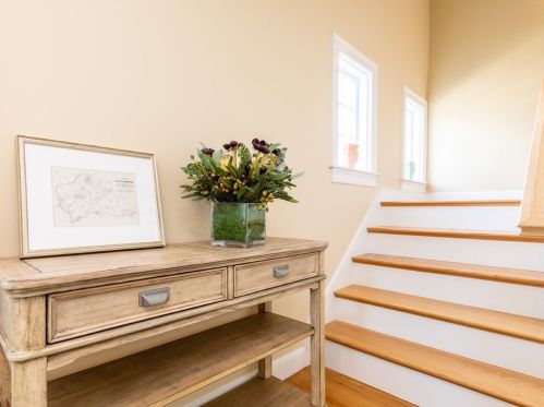 26 Foster St, Newton, MA 02460-1511