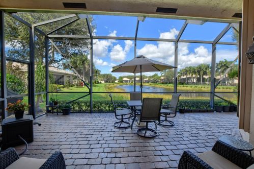 6761 Watertown Dr, Boynton Beach FL 33437-3920 exterior