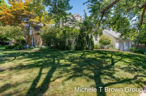 2530 Hall St, Grand Rapids MI 49506-3503 exterior