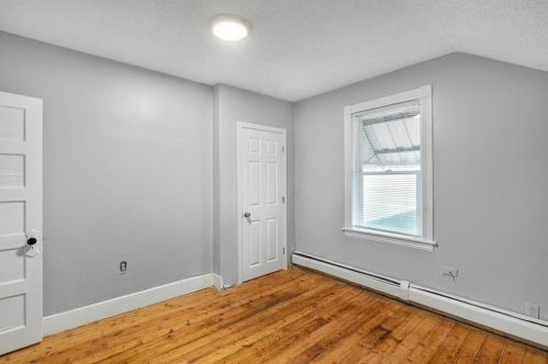 9 Beckside Rd, Providence RI 02911-1010 exterior