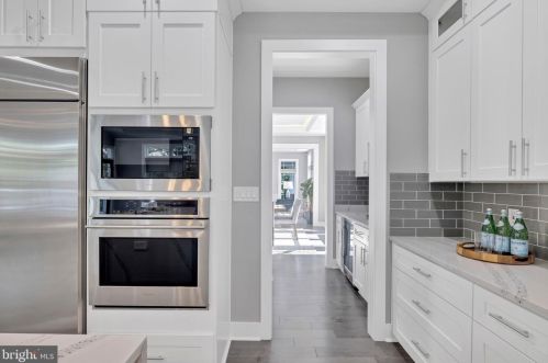 1864 Kirby Rd, Mc Lean VA 22101-5326 exterior