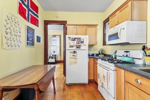 422 Baldwin St, Madison WI 53703-1746 exterior