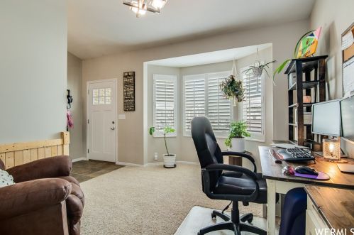 9178 Teton Est Dr, Taylorsville UT 84088-2311 exterior