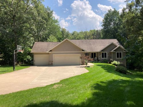 1811 Starr View Ln, Middlevle MI  49333-8066 exterior