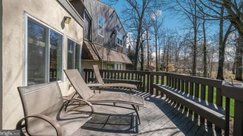 868 Broadmoor Rd, Huntingdon Valley PA 19006-2803 exterior