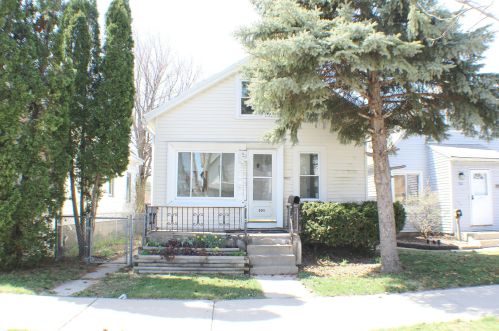 505 73 St, Milwaukee WI 53219-1212 exterior