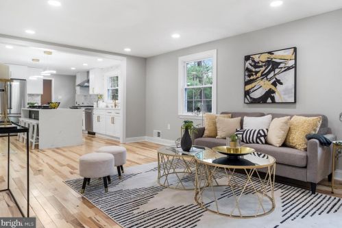 8916 Copenhaver Dr, Rockville MD  20854-3009 exterior