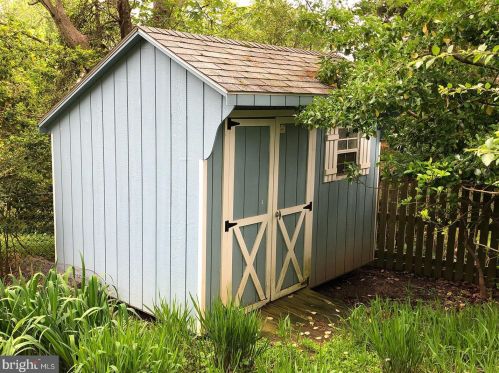 14400 Sandy Rdg Rd, Silver Spring MD 20904-5946 exterior