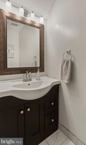 3907 Elbert Ave, Alexandria VA 22305-2045 exterior