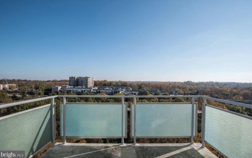 10201 Grosvenor Pl, Rockville MD  20852-4600 exterior