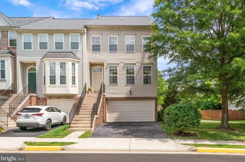 6715 Dorothy Giles Ct, Alexandria, VA 22315-6049