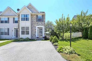 31 Sara Ln, Hanover, PA 17331-8673