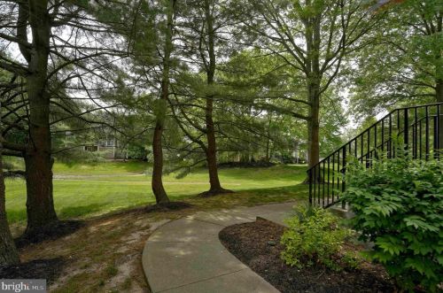 46 Lehavre Ct, Trenton NJ  08619-4723 exterior