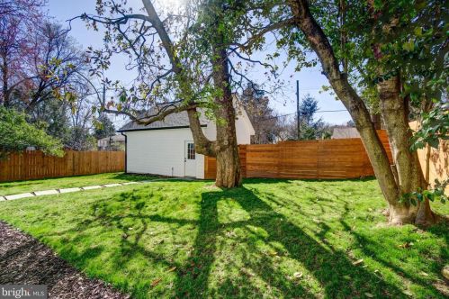 4624 Asbury Pl, Washington DC  20016-4325 exterior