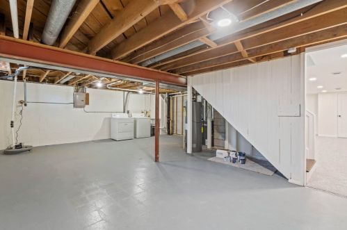 6035 Darnel Ave, Milwaukee WI  53223-3555 exterior