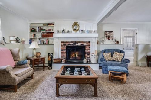 102 Meadow Ln, Poughkeepsie NY 12603-3278 exterior