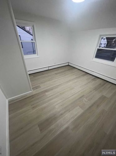 571 Boulevard, Hasbrouck Heights NJ  07604-1516 exterior