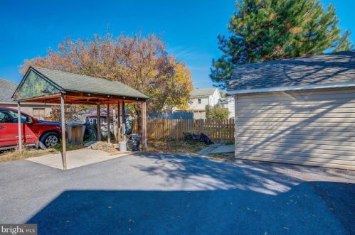 104 Queen St, Littlestown PA 17340-1640 exterior