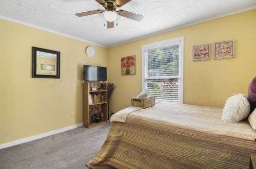 1385 Kenilworth Dr, Atlanta GA 30310-3941 exterior