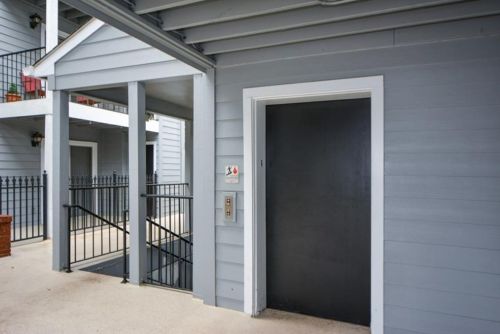 313 Granville Ct, Atlanta GA  30328-3434 exterior