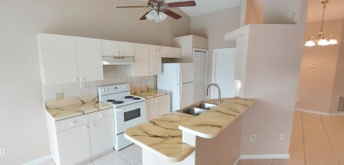 249 Moselle Ave, Fort Pierce FL  34984-5027 exterior