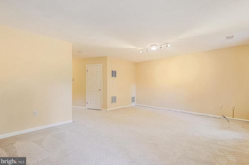 7027 Chesley Search Way, Alexandria VA 22315-4754 exterior