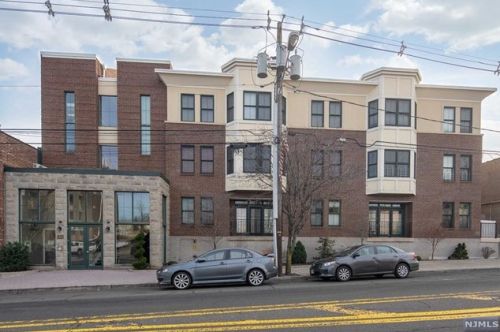 500 Anderson Ave, Cliffside Park NJ 07010-1636 exterior