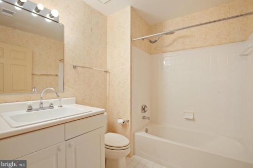 8402 Bells Ridge Ter, Rockville MD 20854-2799 exterior