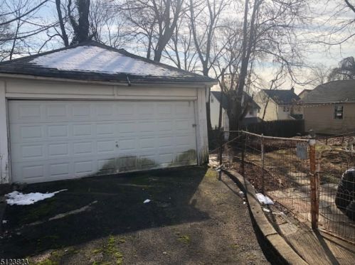 208 Park Pl, Irvington NJ 07111-2228 exterior