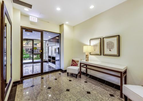 1450 Astor St, Chicago IL  60610-2272 exterior