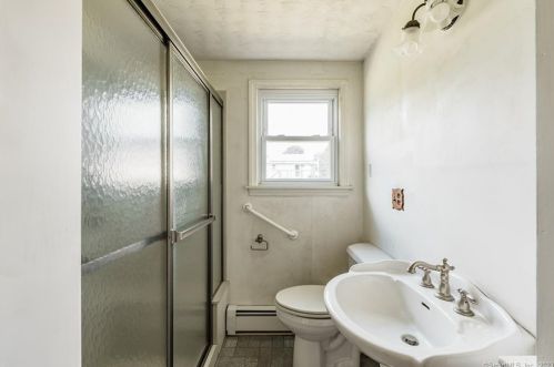 22 Orch Hl Dr, Enfield CT 06082-4313 exterior