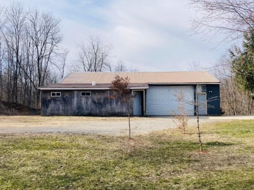 19040 Mckenzie St, Cassopolis MI  49031-9462 exterior