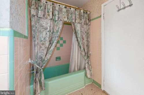 111 Hillside Ave, Haddon Heights NJ 08035-1132 exterior