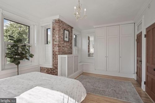 801 Independence Ave, Washington DC 20003-1317 exterior